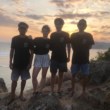 Tropical Sunday Bungalow - Surf And Stay Selong Belanak Eksteriør bilde