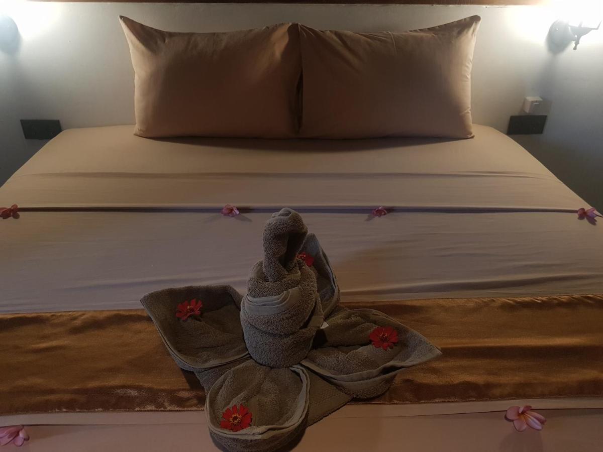Tropical Sunday Bungalow - Surf And Stay Selong Belanak Eksteriør bilde