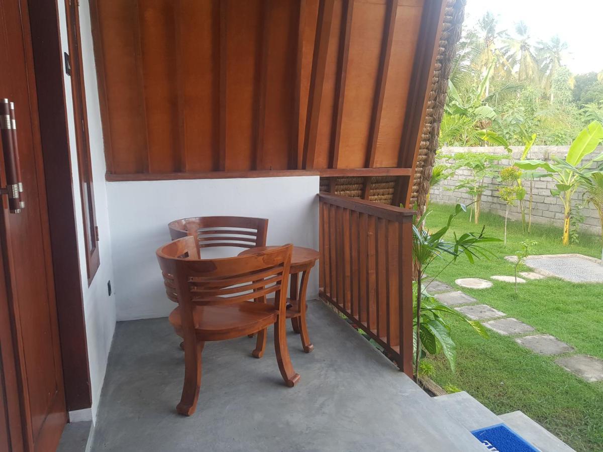 Tropical Sunday Bungalow - Surf And Stay Selong Belanak Eksteriør bilde