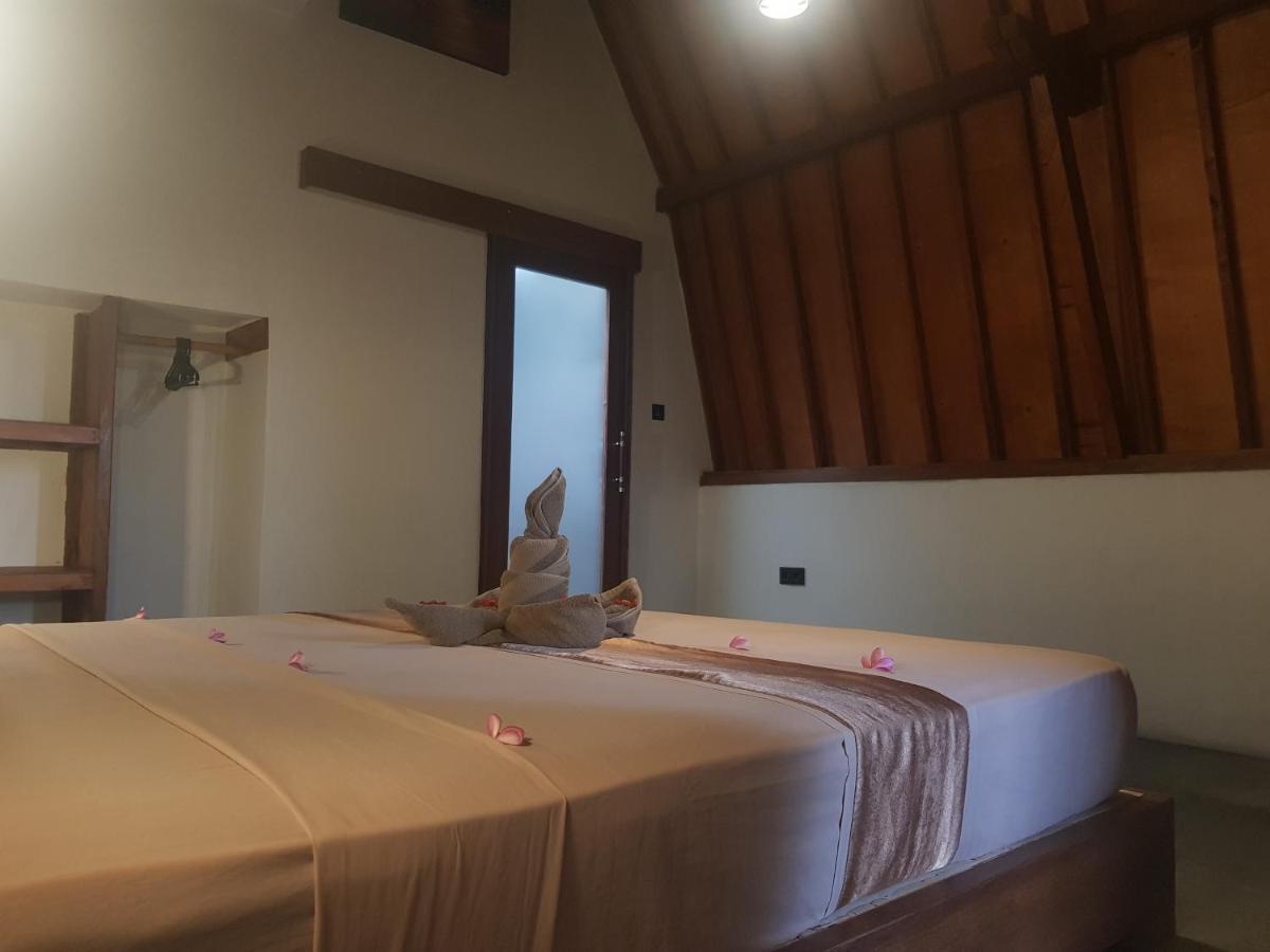 Tropical Sunday Bungalow - Surf And Stay Selong Belanak Eksteriør bilde