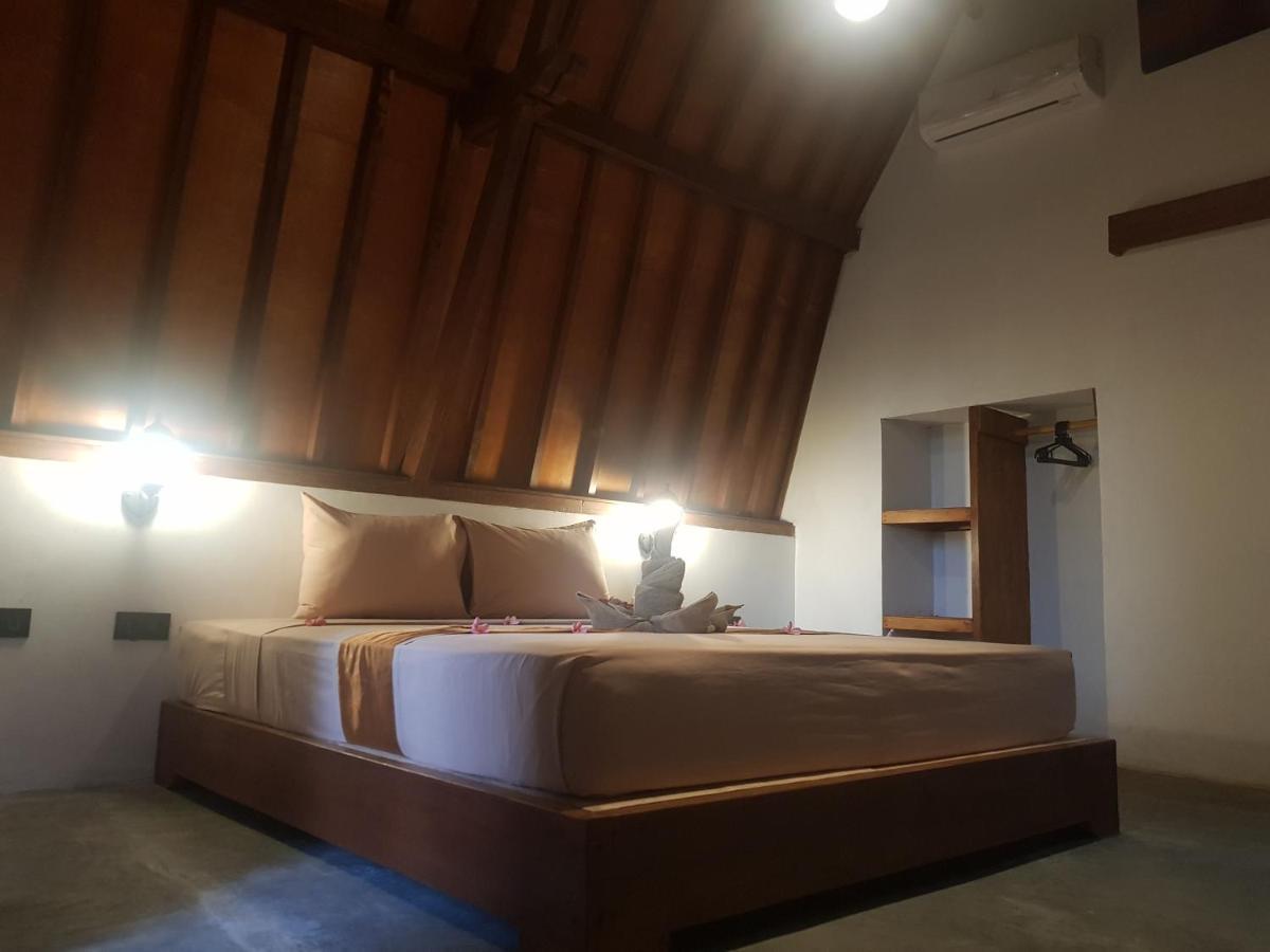 Tropical Sunday Bungalow - Surf And Stay Selong Belanak Eksteriør bilde