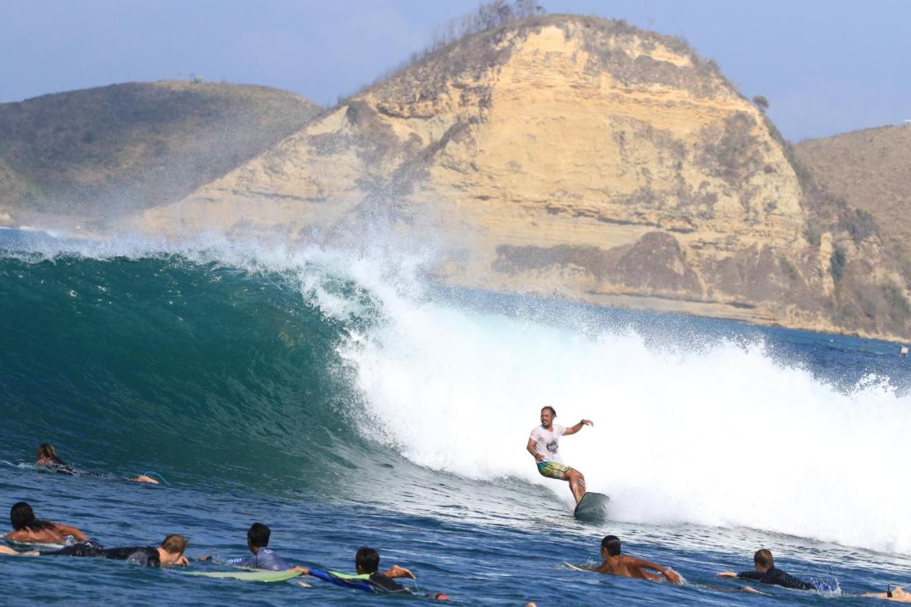 Tropical Sunday Bungalow - Surf And Stay Selong Belanak Eksteriør bilde