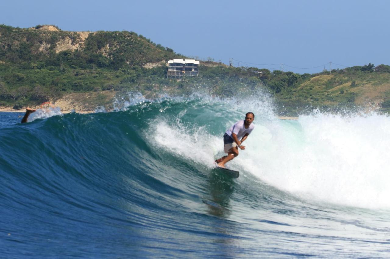 Tropical Sunday Bungalow - Surf And Stay Selong Belanak Eksteriør bilde