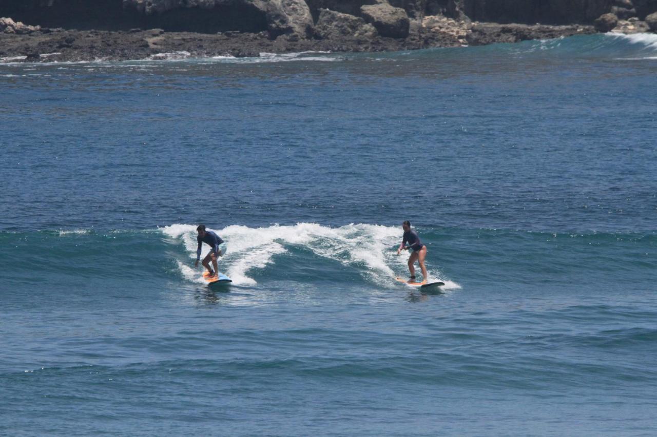 Tropical Sunday Bungalow - Surf And Stay Selong Belanak Eksteriør bilde