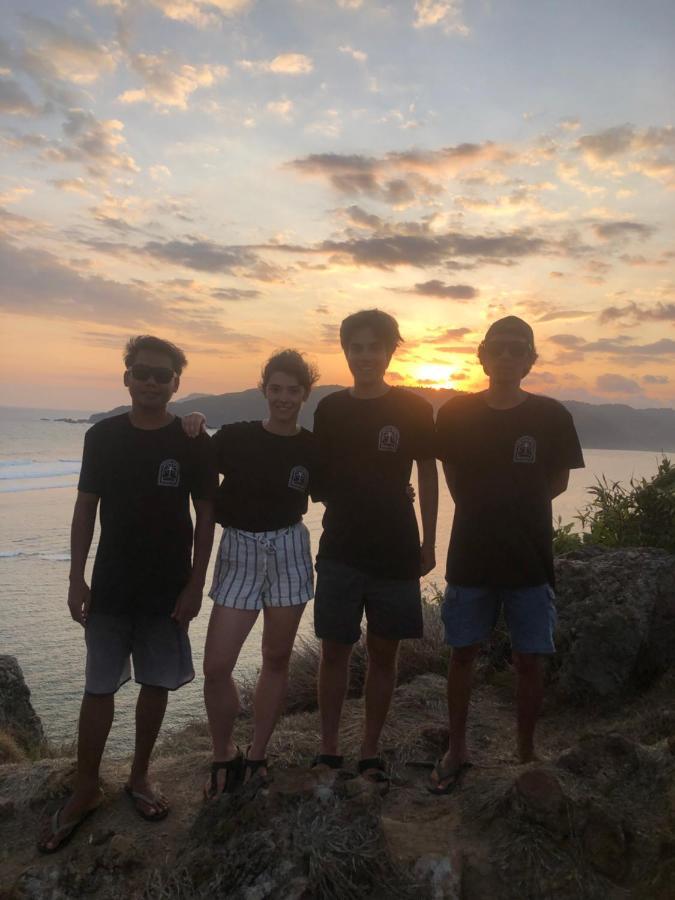 Tropical Sunday Bungalow - Surf And Stay Selong Belanak Eksteriør bilde