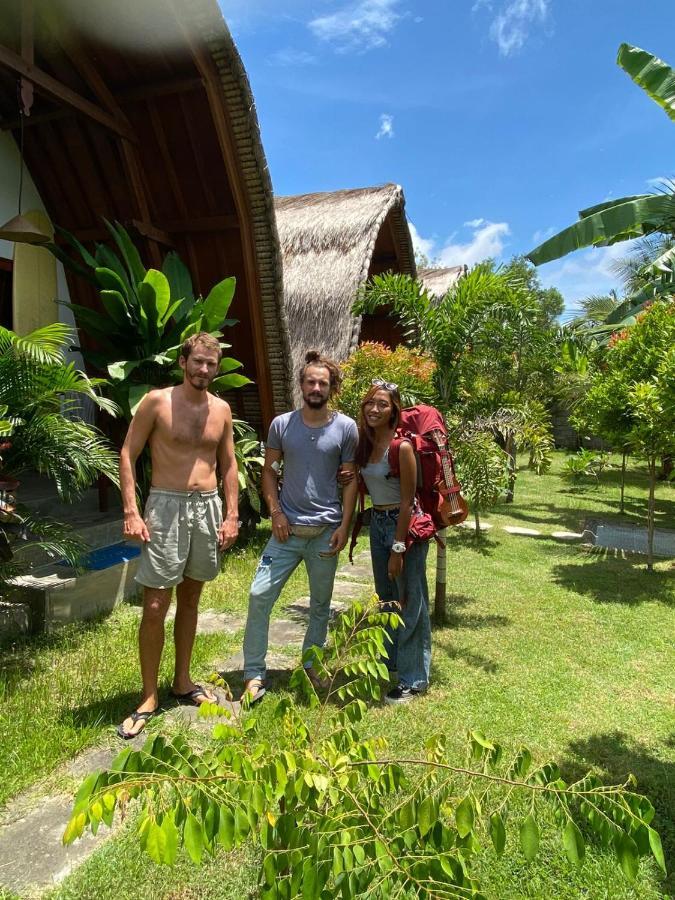 Tropical Sunday Bungalow - Surf And Stay Selong Belanak Eksteriør bilde