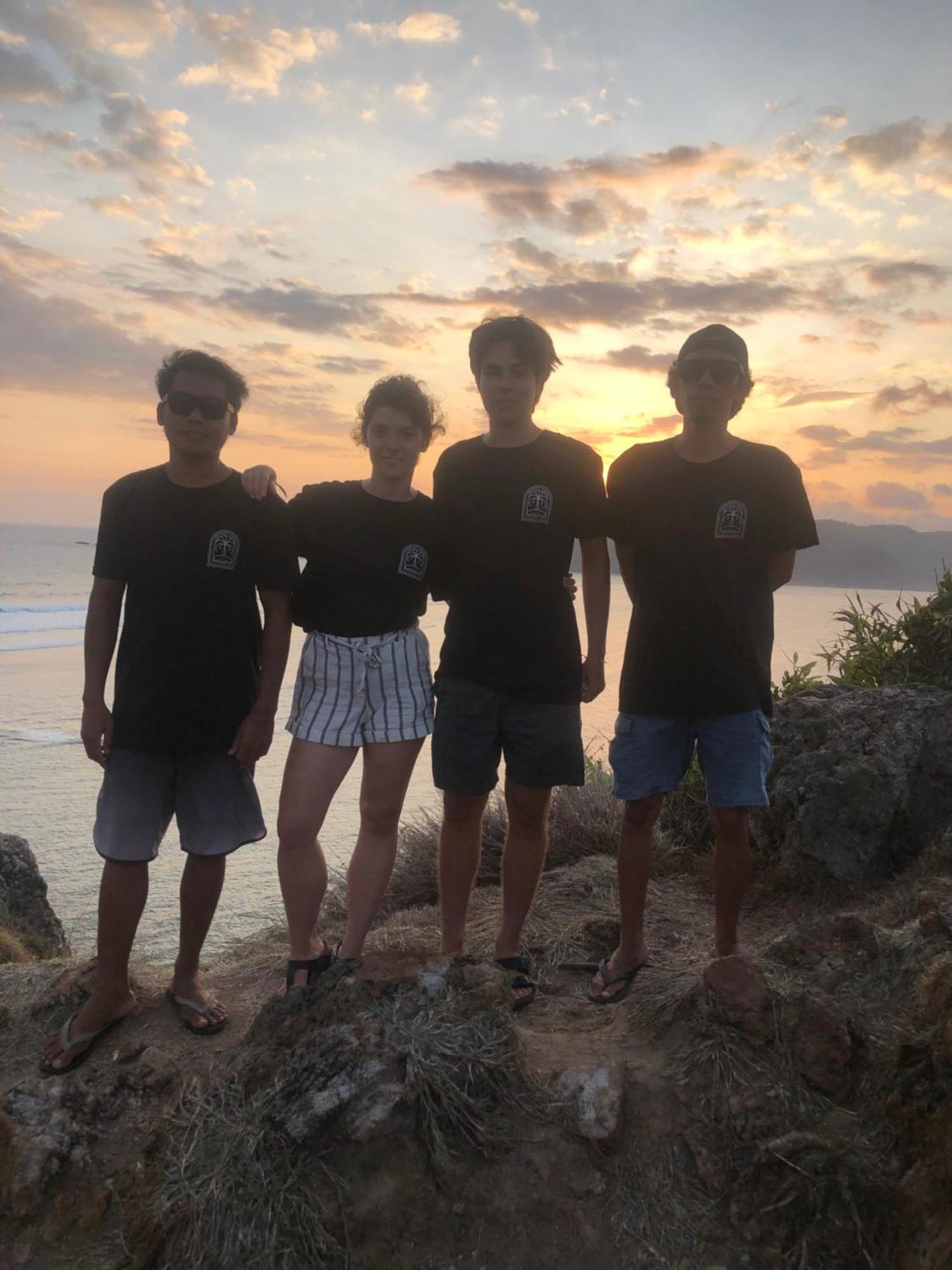 Tropical Sunday Bungalow - Surf And Stay Selong Belanak Eksteriør bilde