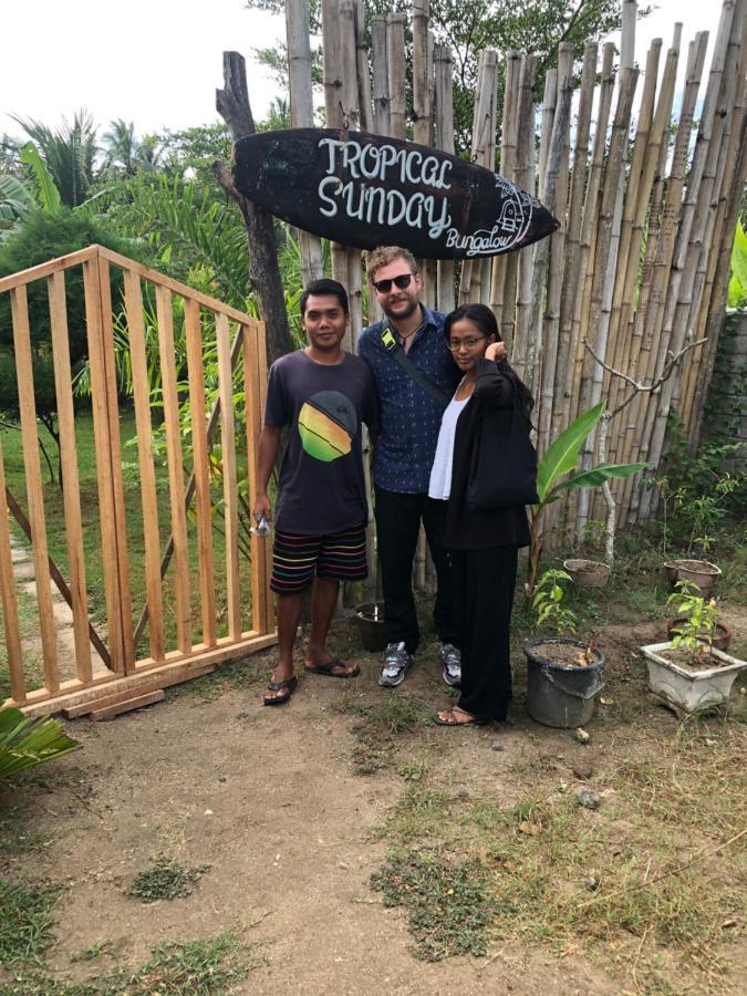 Tropical Sunday Bungalow - Surf And Stay Selong Belanak Eksteriør bilde